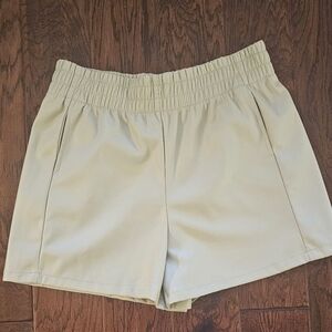ILLA ILLA Faux Leather Woman's Shorts Cream Large NWOT